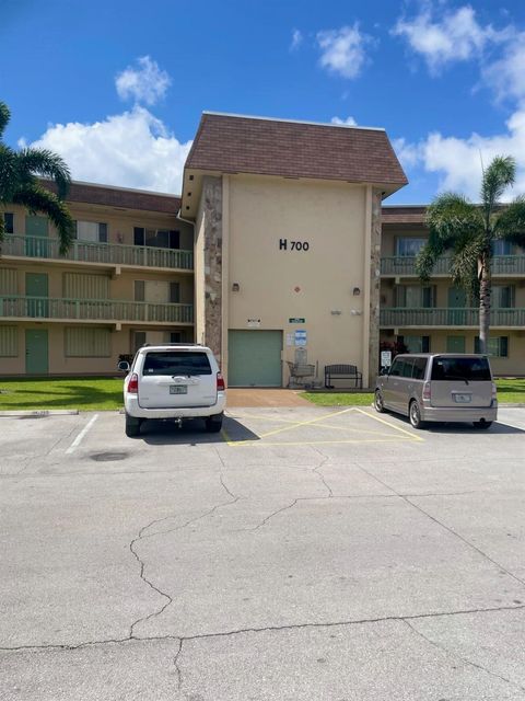 700 Village Green Court 102 Palm Springs FL 33461