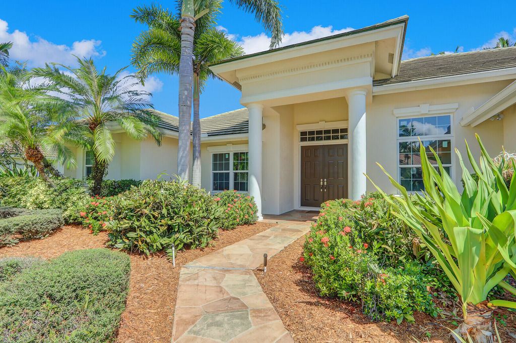 Photo of 18969 SE Kokomo Lane, Jupiter, FL 33458 (MLS # R11028599)
