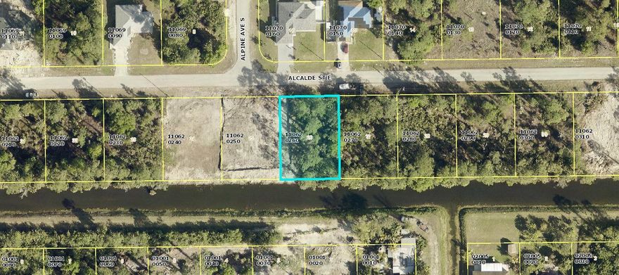 BUILD YOUR CUSTOM HOME ON THIS OVERSIZED CANAL LOT WITH NEIGHBORING HOMES NEAR BY.

The seller is an investor and does not have any reports or survey to share.  Please verify the accuracy of the utility information.