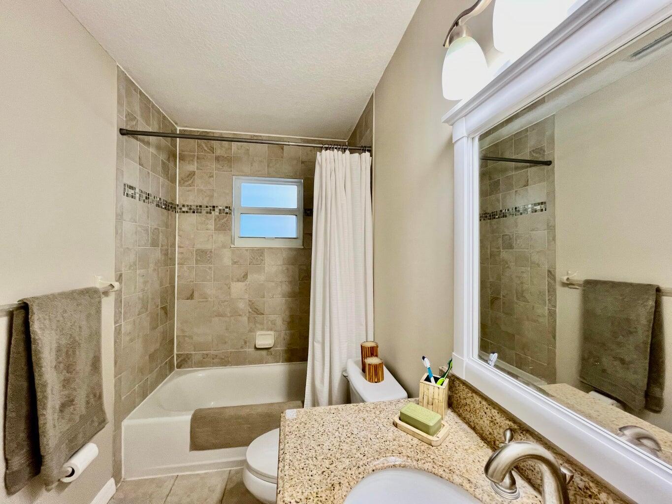HOBE SOUND ESTATES - Residential Lease