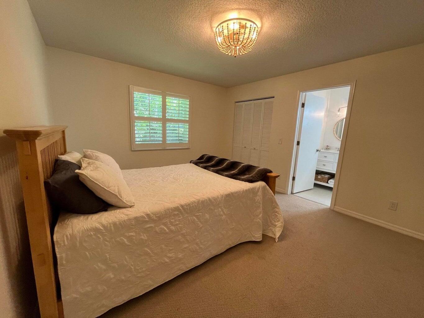 HOBE SOUND ESTATES - Residential Lease