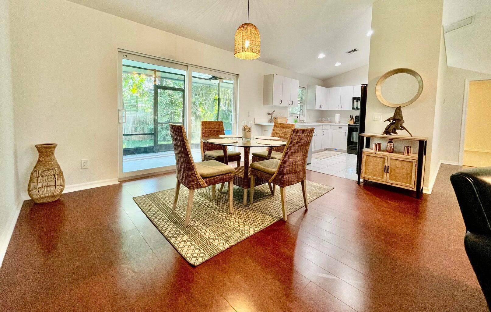 HOBE SOUND ESTATES - Residential Lease