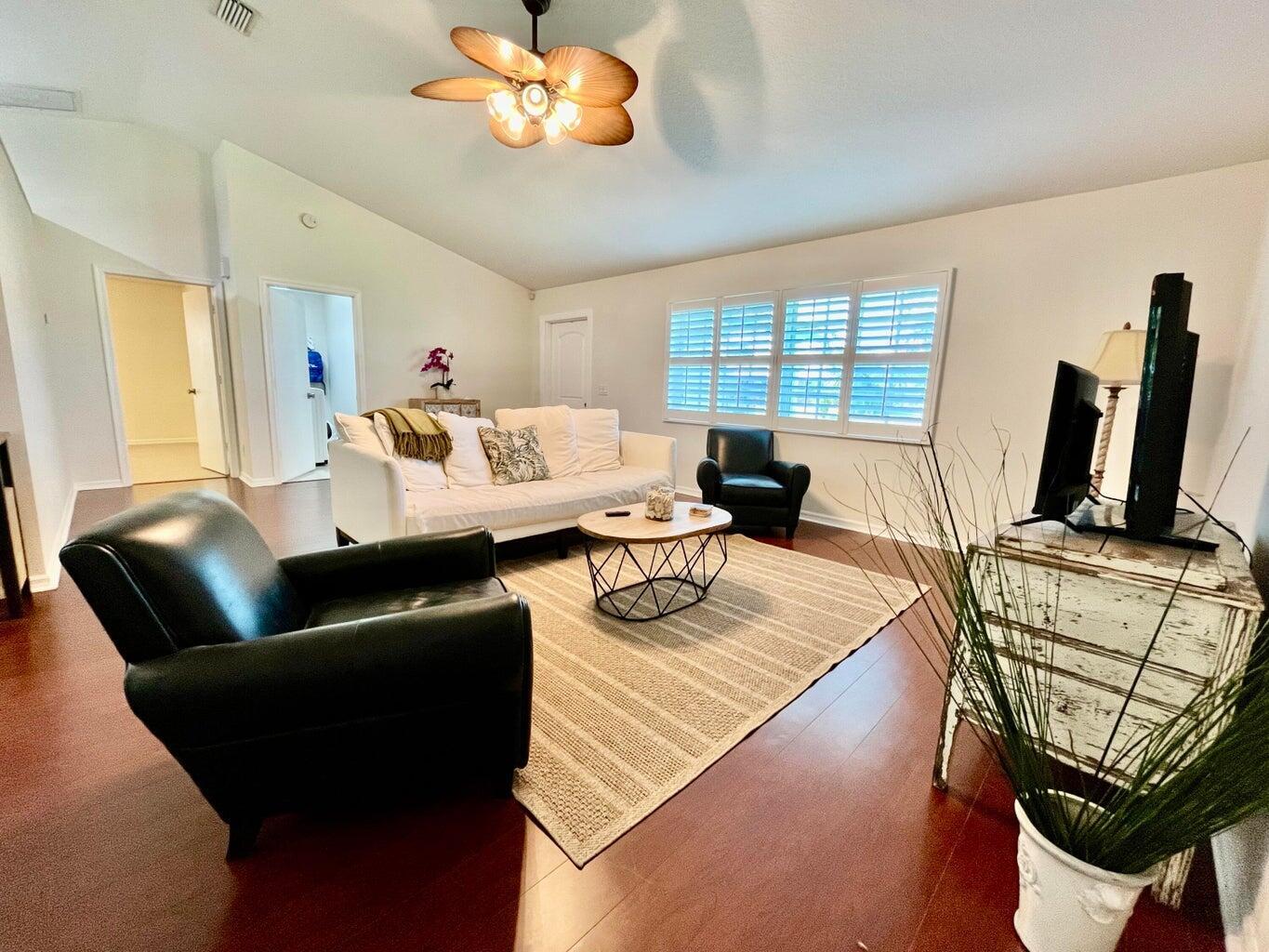 HOBE SOUND ESTATES - Residential Lease