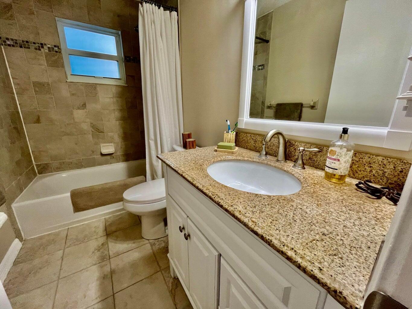 HOBE SOUND ESTATES - Residential Lease