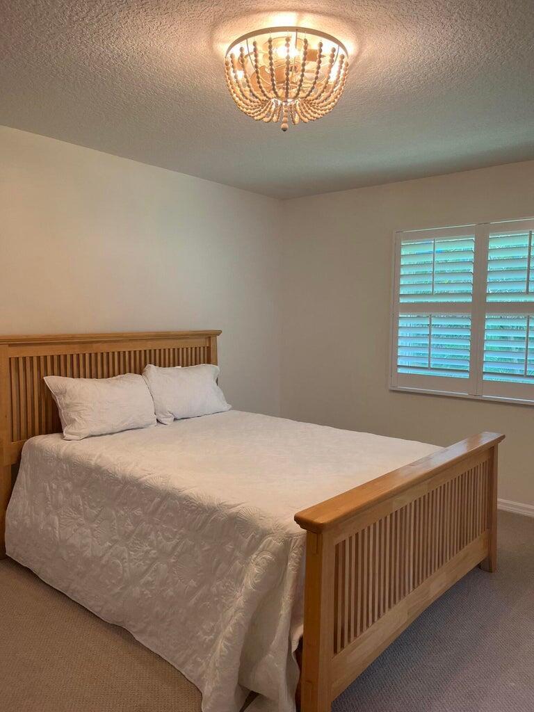HOBE SOUND ESTATES - Residential Lease