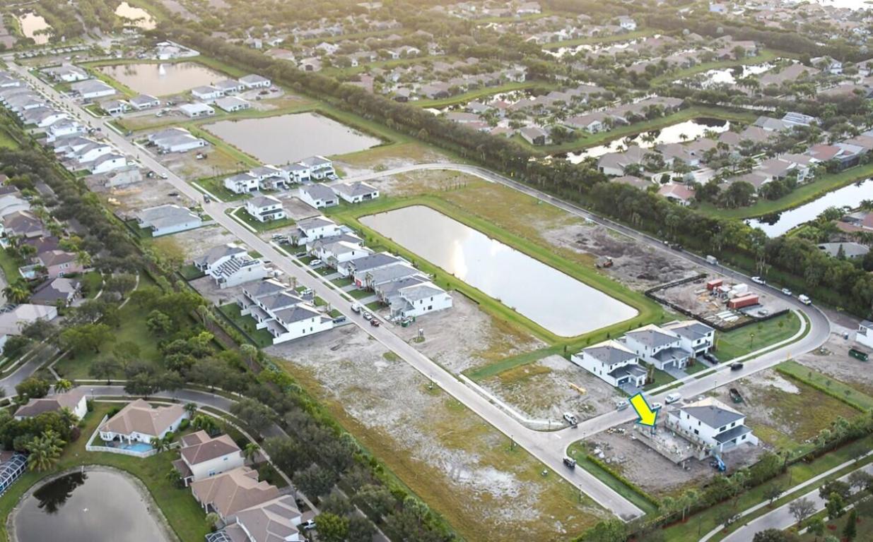 7796 Frizzle Way Scarlett 58