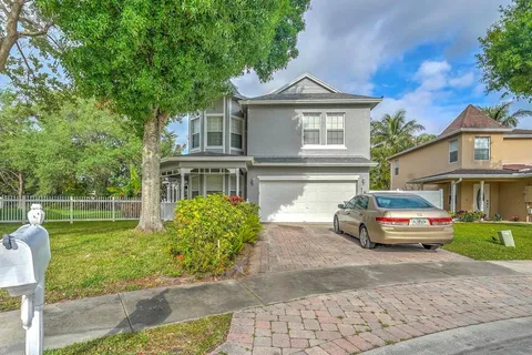 113 Country Club Way, Royal Palm Beach, FL MLS: R11072159