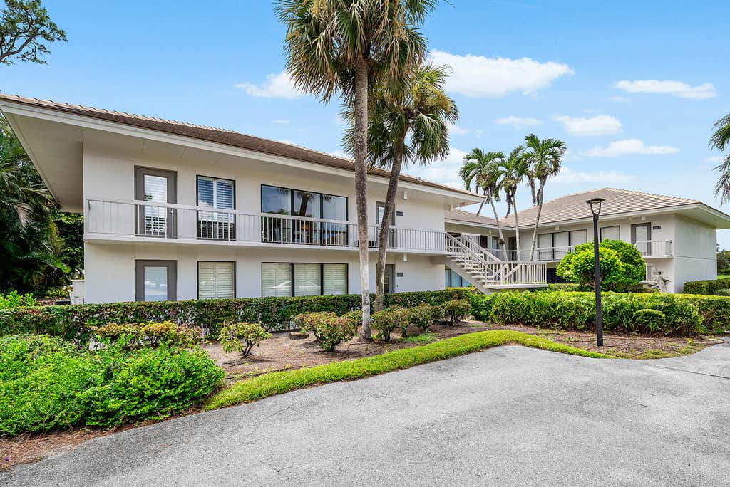Photo of 4367 N QUAIL RIDGE Drive N #B, Boynton Beach, FL 33436 (MLS # B26062164)
