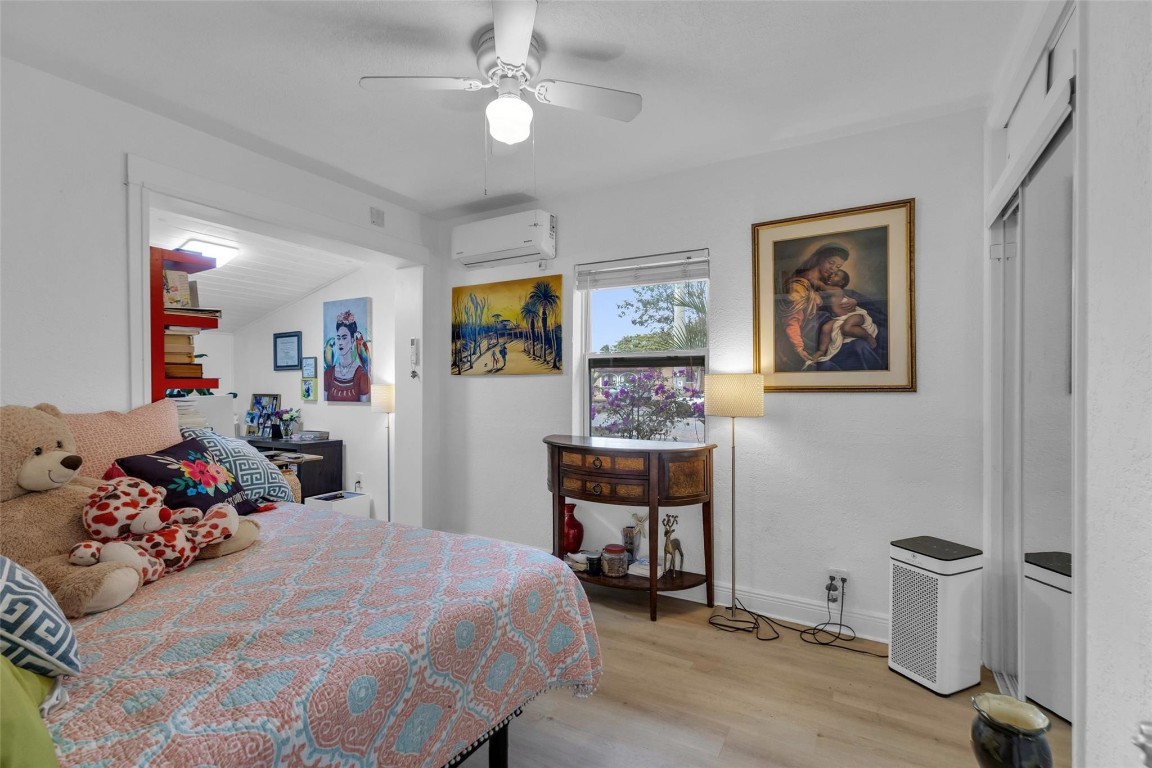 Park Road Manor 30-19 B - Residential