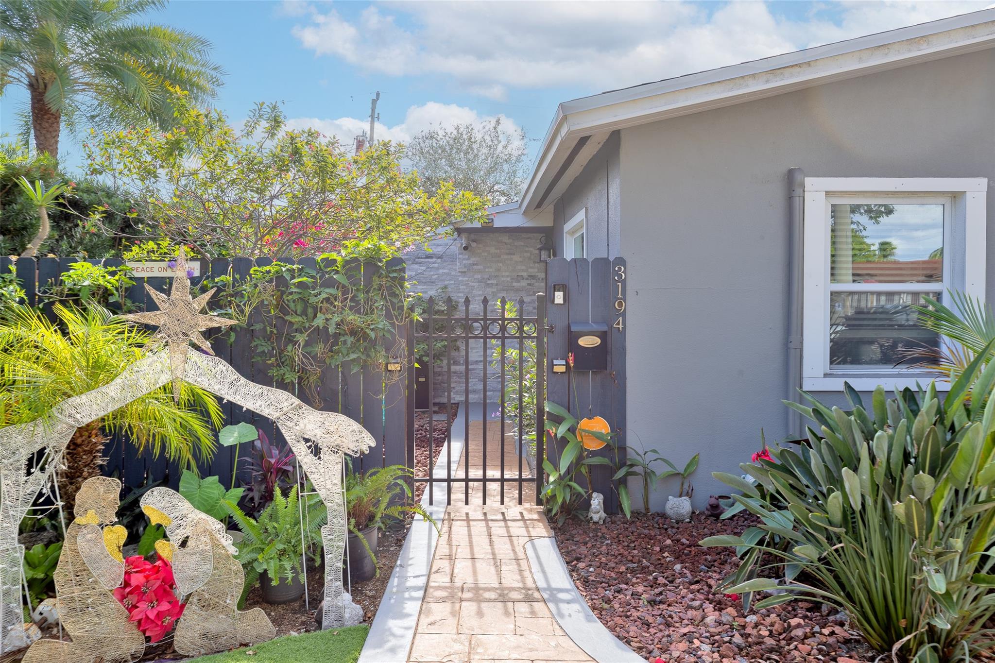 Park Road Manor 30-19 B - Residential