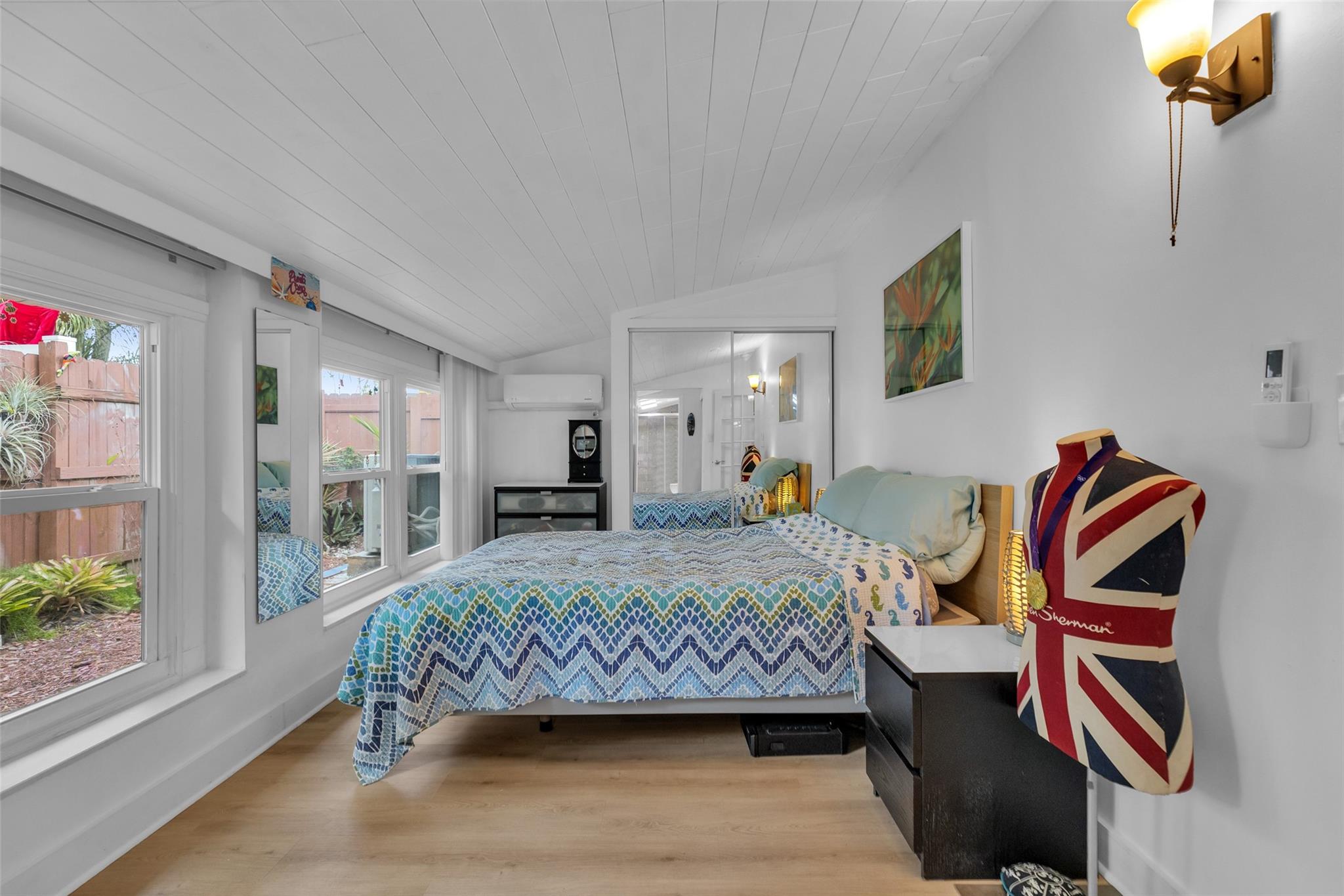 Park Road Manor 30-19 B - Residential