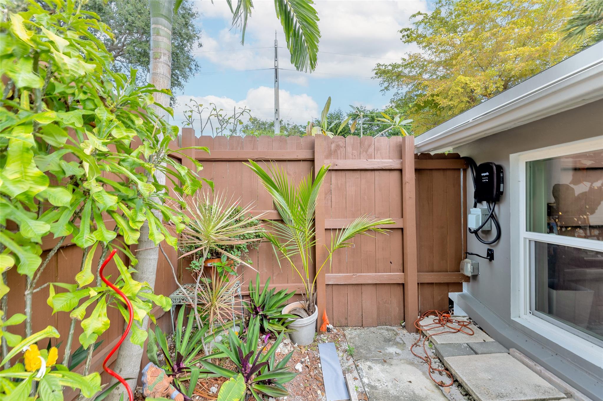 Park Road Manor 30-19 B - Residential