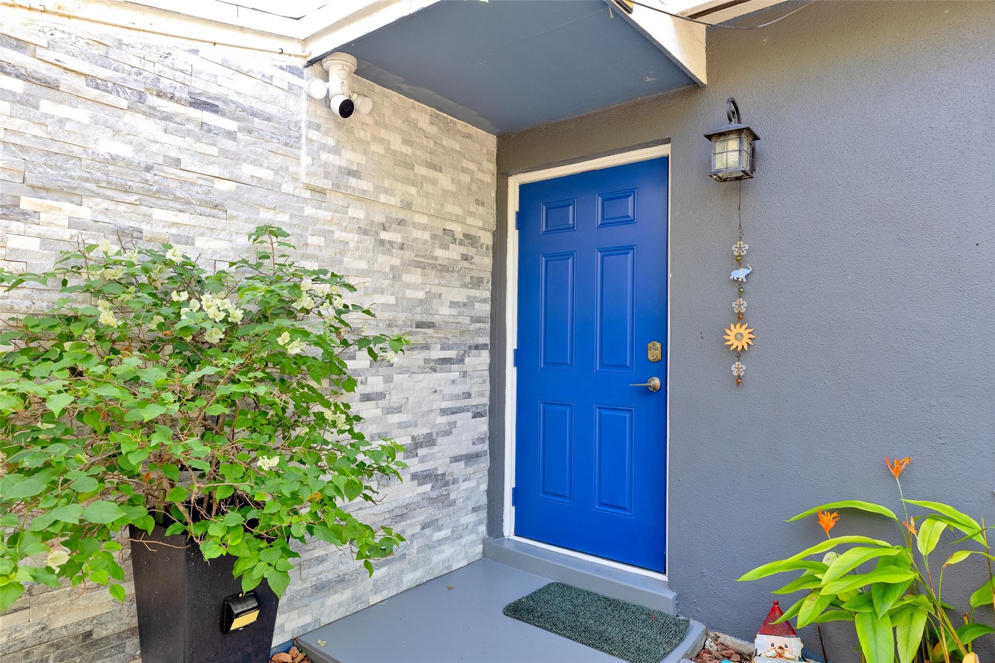 Park Road Manor 30-19 B - Residential