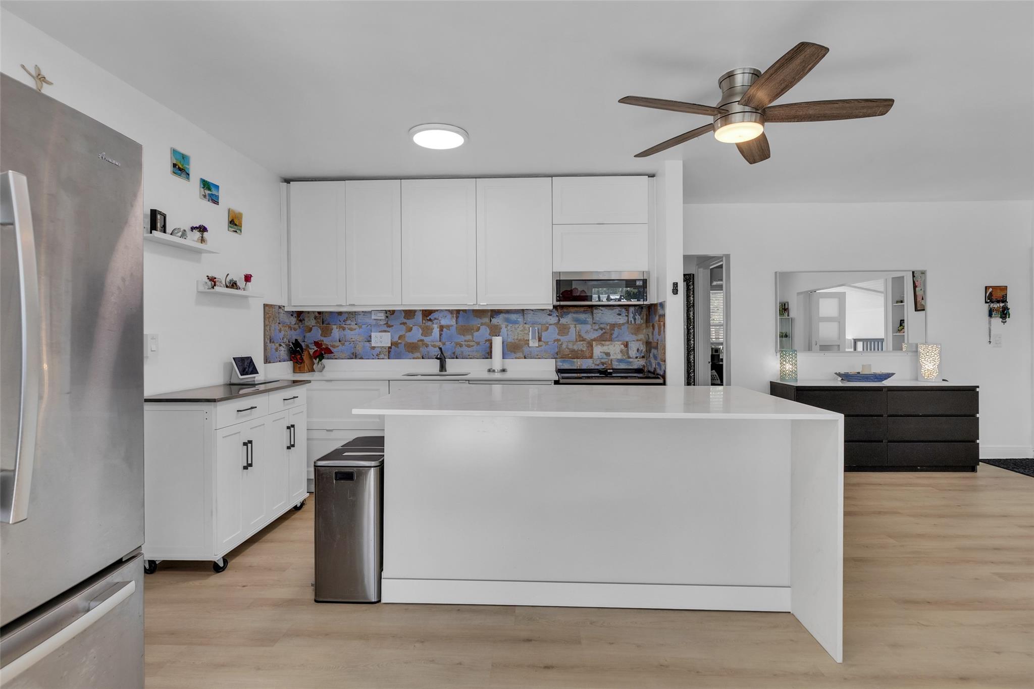 Park Road Manor 30-19 B - Residential