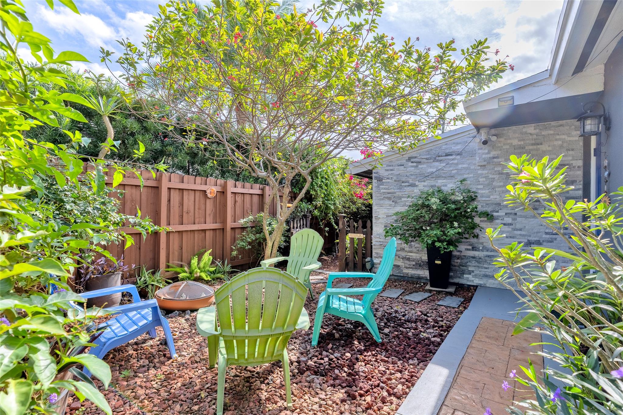 Park Road Manor 30-19 B - Residential