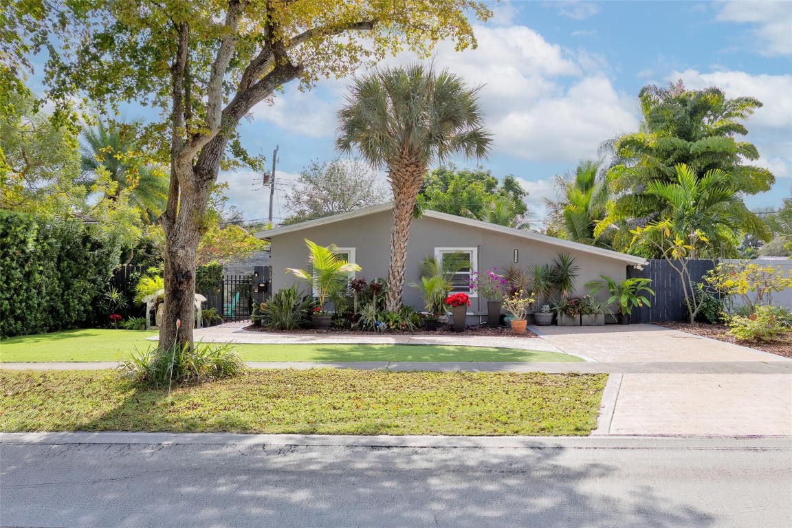 Park Road Manor 30-19 B - Residential