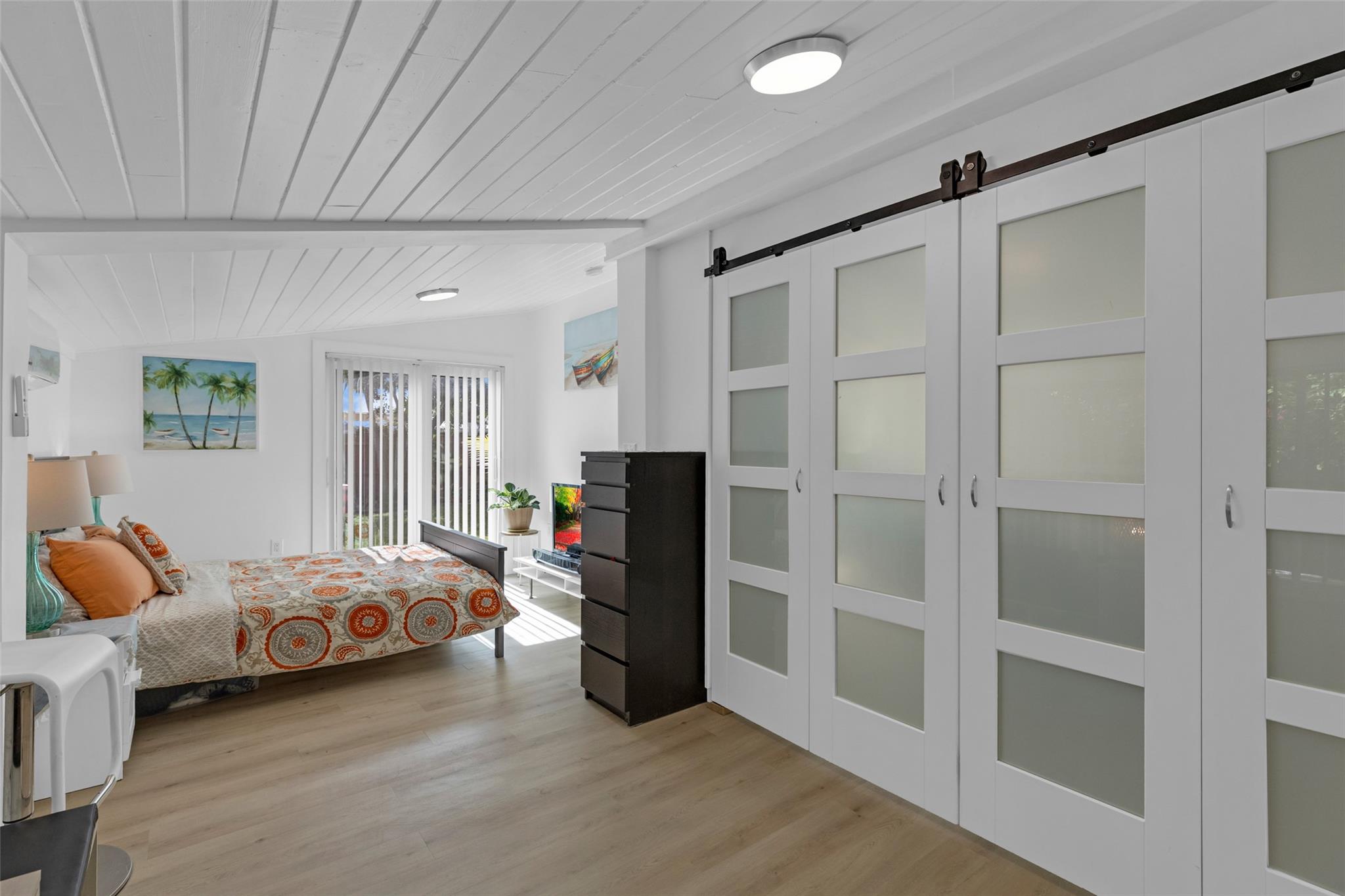 Park Road Manor 30-19 B - Residential