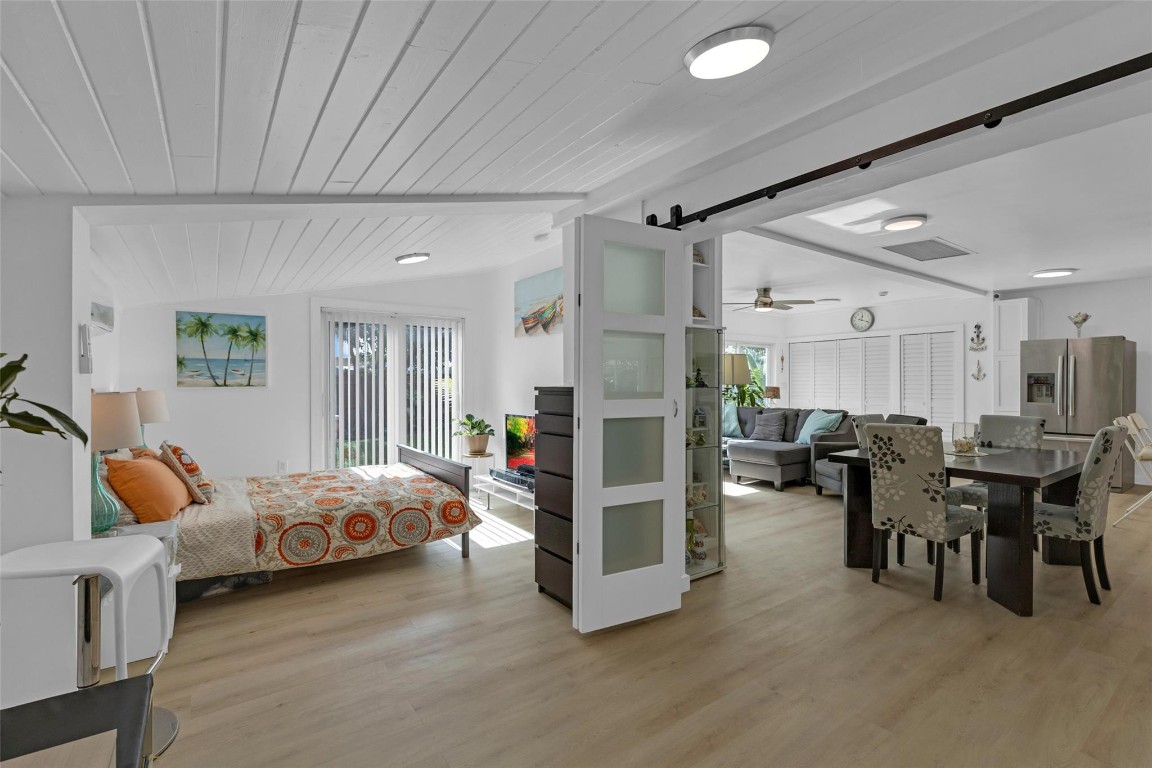 Park Road Manor 30-19 B - Residential