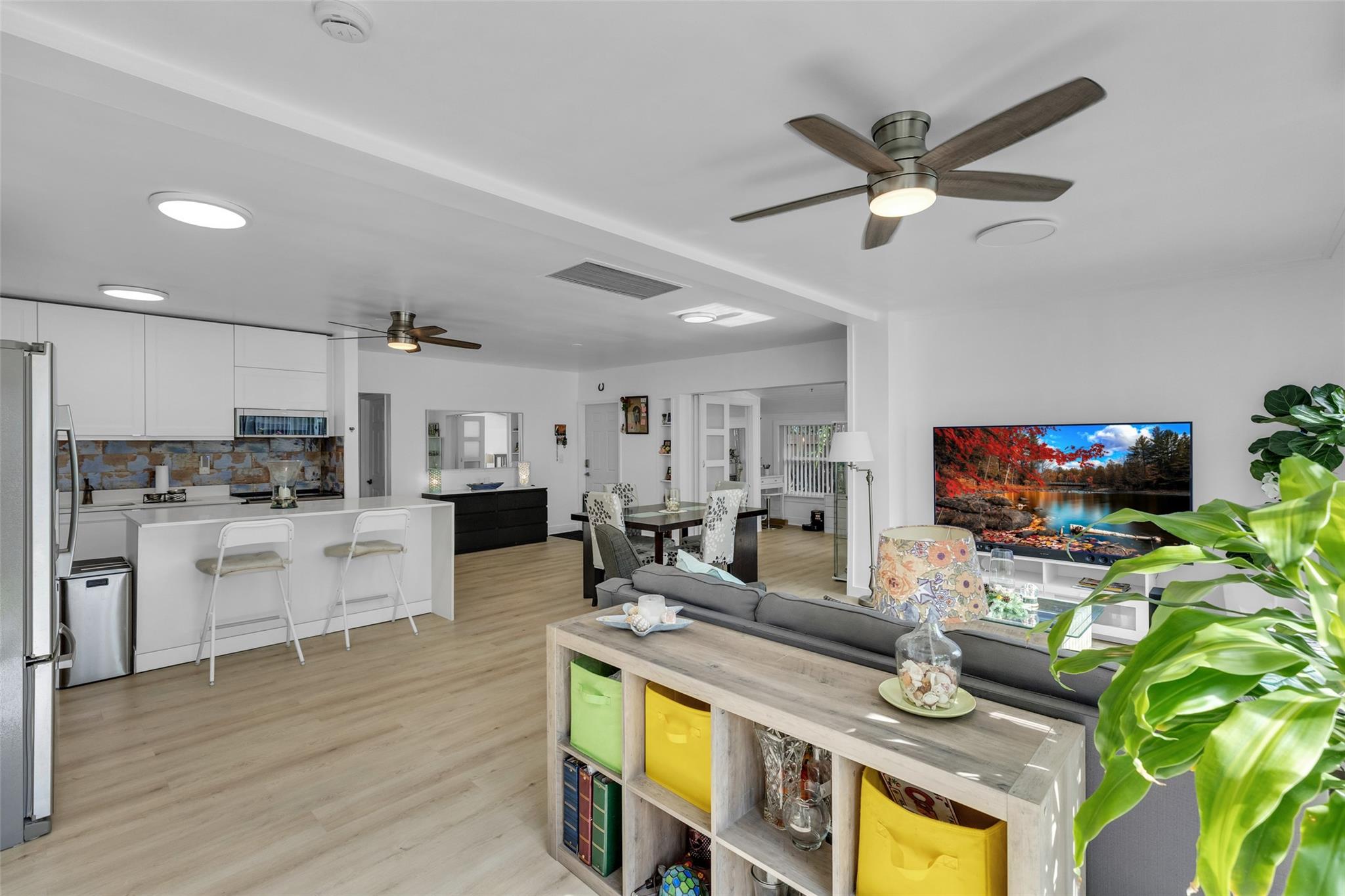 Park Road Manor 30-19 B - Residential