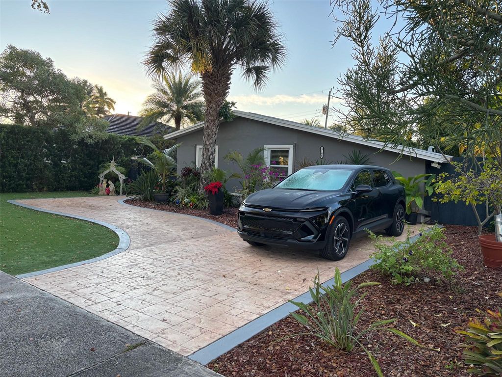 Photo of 3194 Taft St, Hollywood, FL 33021 (MLS # F10540641)