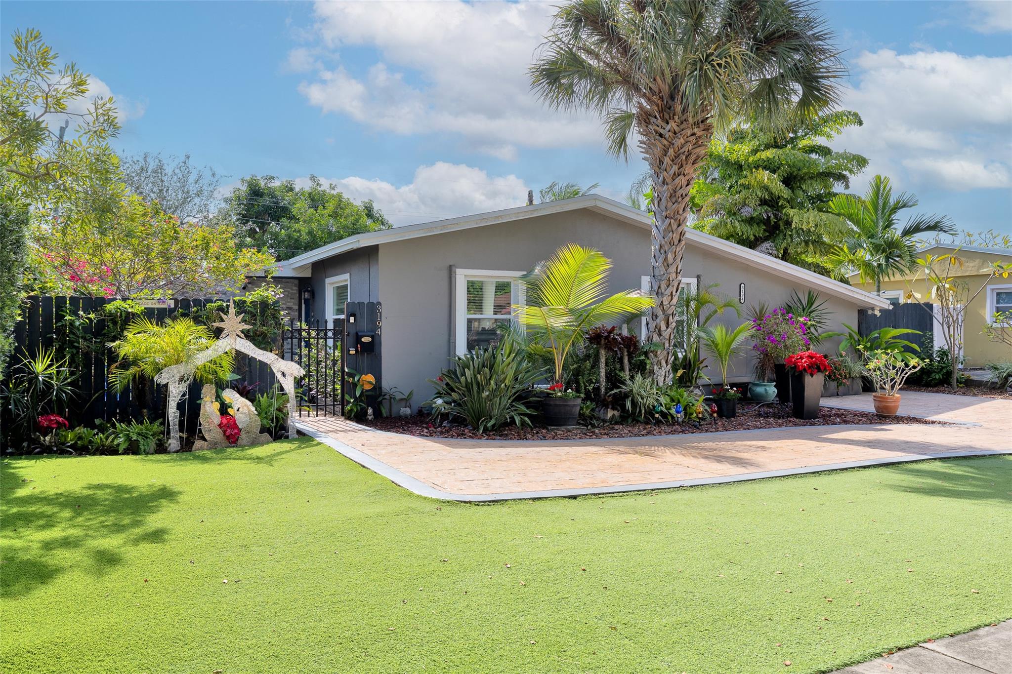 Park Road Manor 30-19 B - Residential