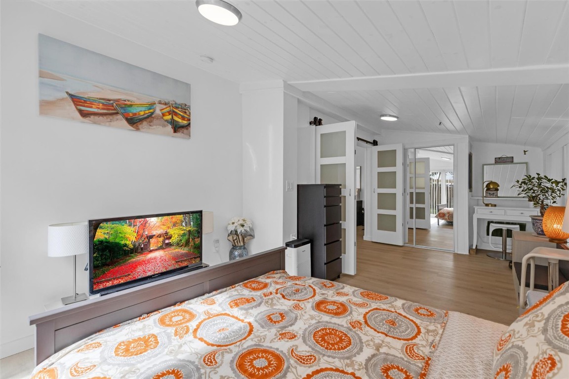 Park Road Manor 30-19 B - Residential