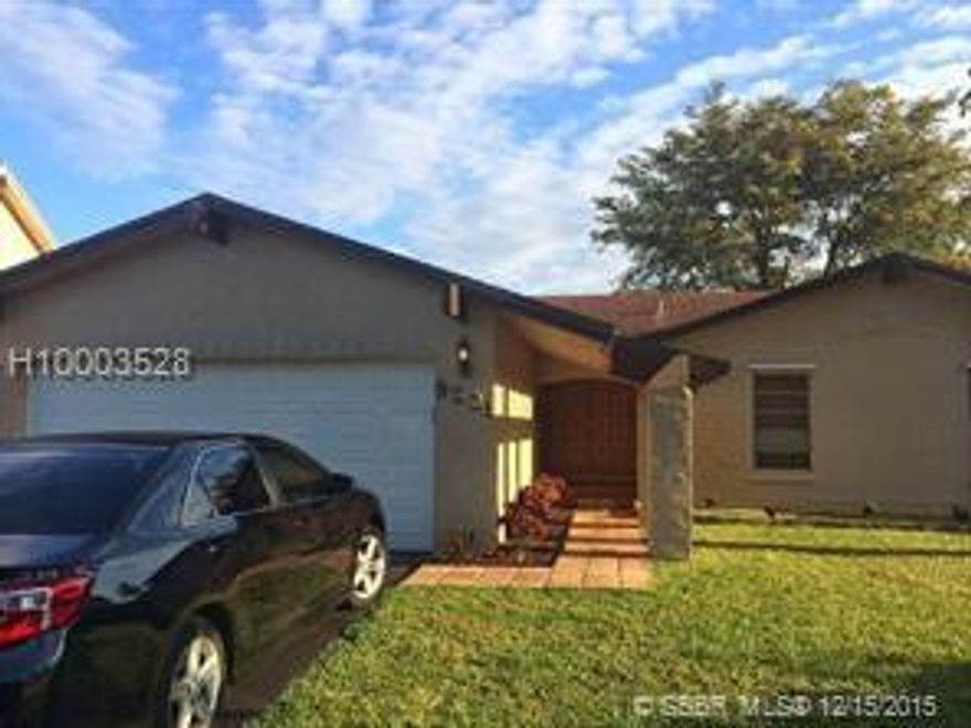 Beautifully home in the desirable Welleby area! 3bed/2bath, open floor plan, granite counter tops, upgraded appliances, remodeled bathroom, tile and wood floors throughout, and a large fenced in yard!