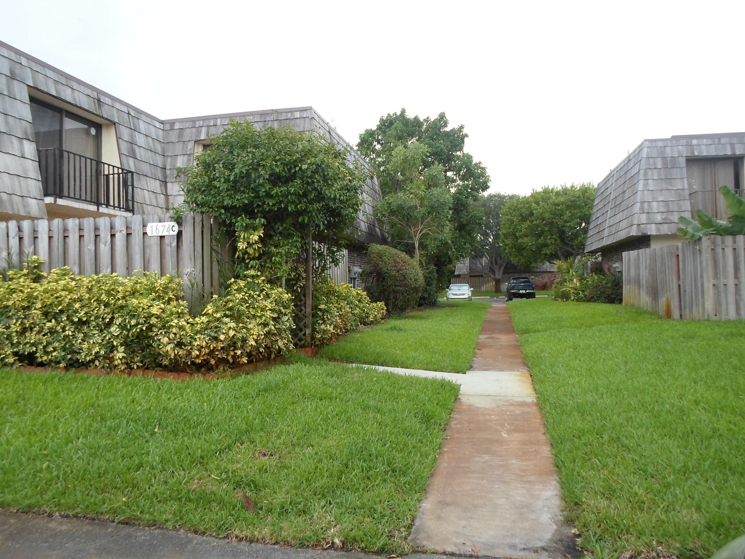 FOREST LAKES - Residential Lease