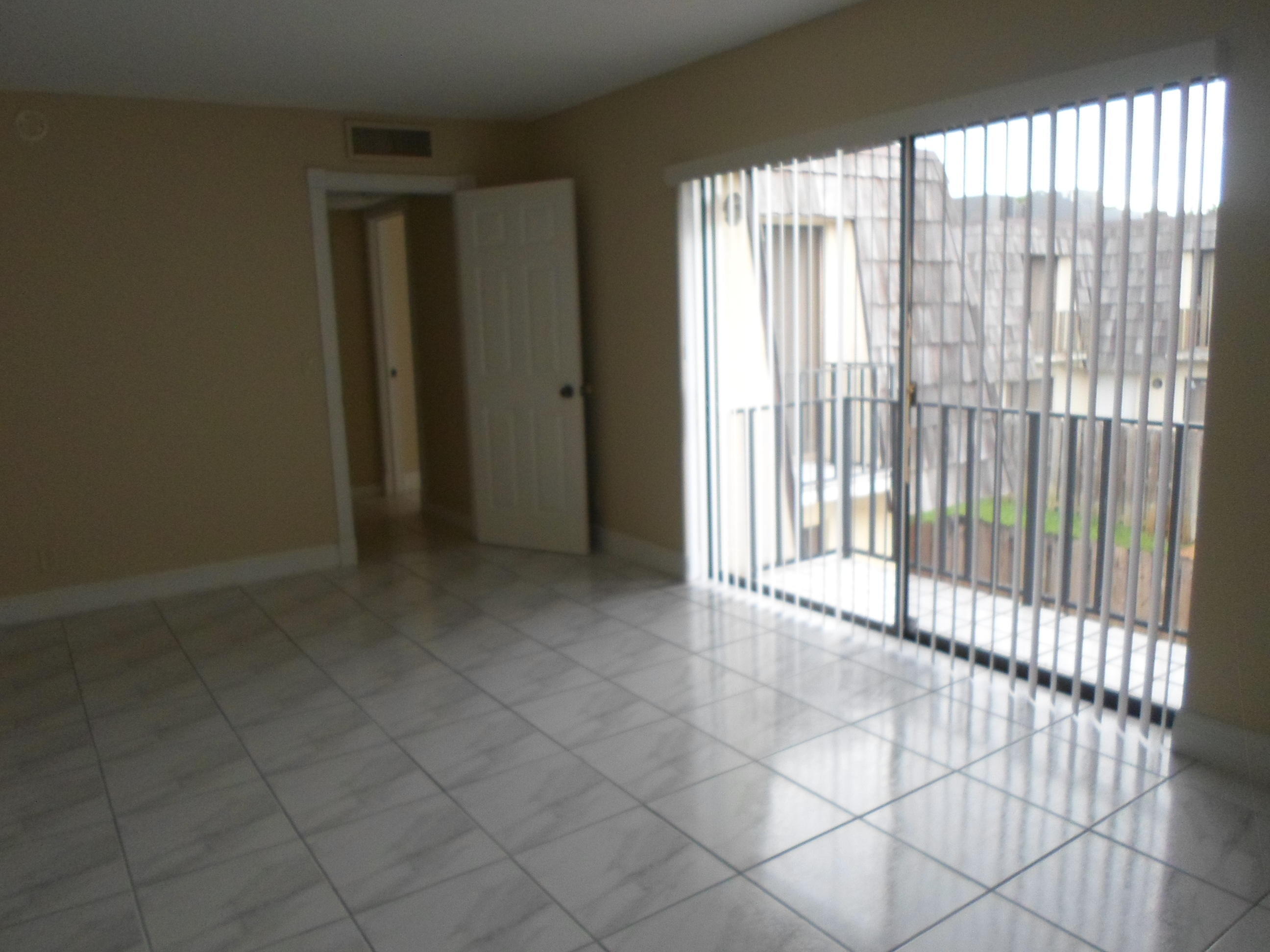FOREST LAKES - Residential Lease