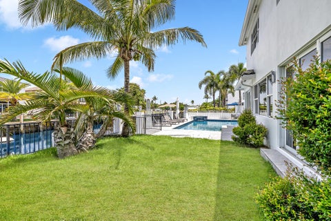 Tiny photo for 4921 NE 28TH Avenue, Lighthouse Point, FL 33064 (MLS # B26063573)