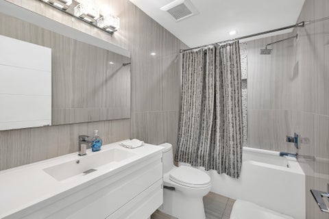 Tiny photo for 4921 NE 28TH Avenue, Lighthouse Point, FL 33064 (MLS # B26063573)