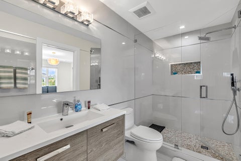 Tiny photo for 4921 NE 28TH Avenue, Lighthouse Point, FL 33064 (MLS # B26063573)