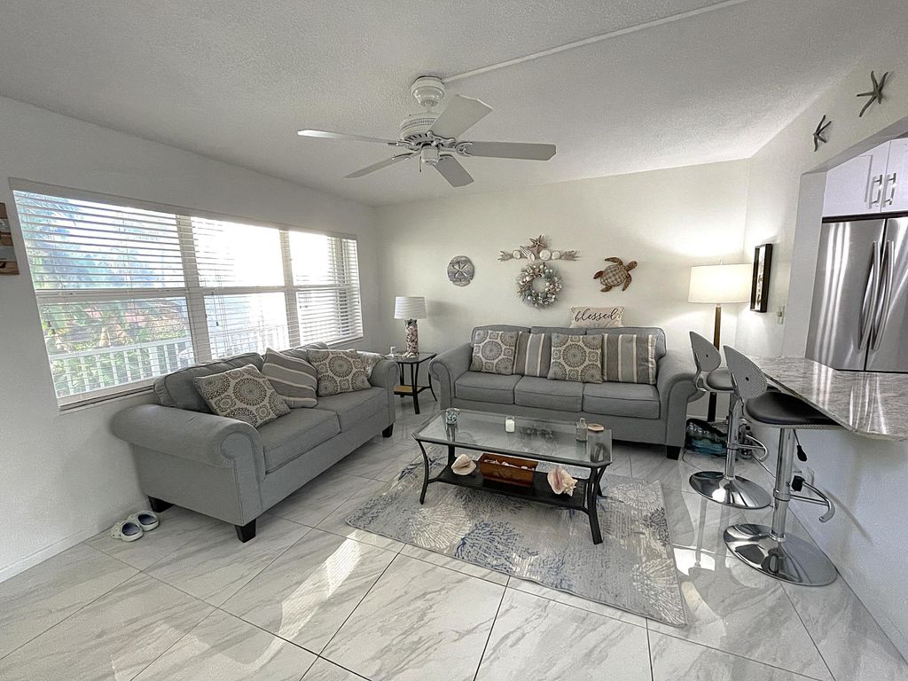 Photo of 210 Horizons Street E #207, Boynton Beach, FL 33435 (MLS # R11153474)