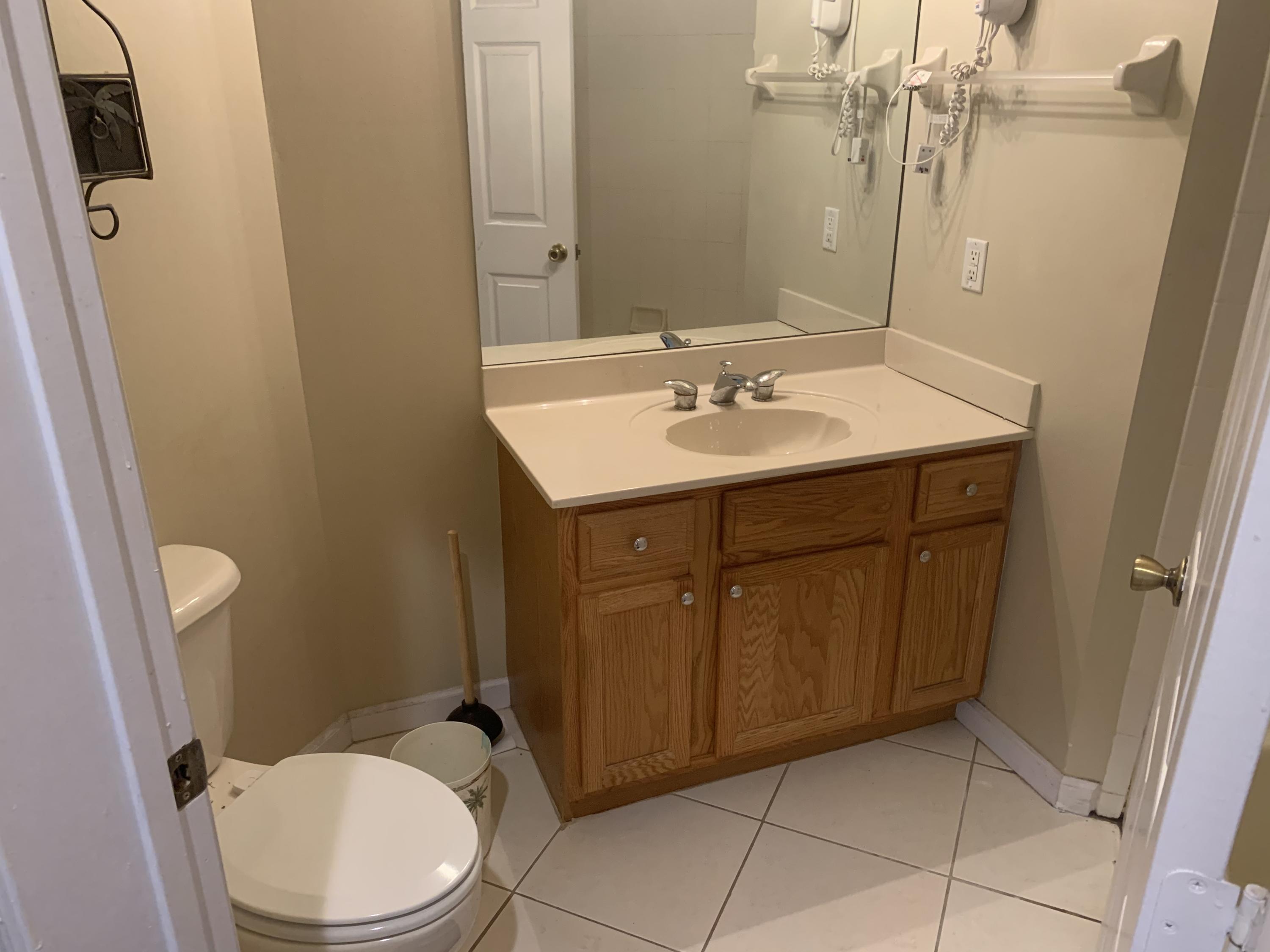 CASTLE PINES CONDOMINIUM - Residential Lease