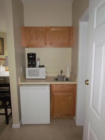 CASTLE PINES CONDOMINIUM - Residential Lease