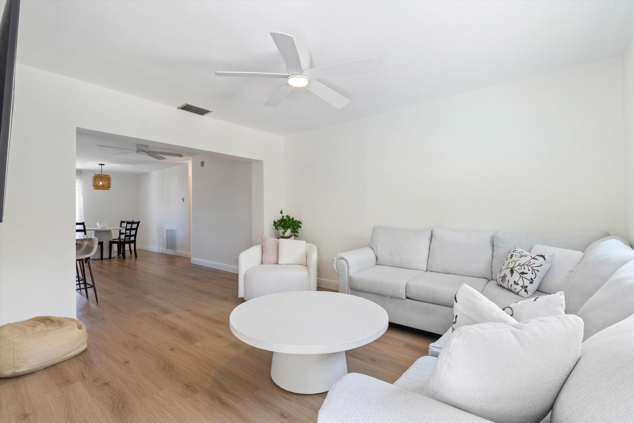 DEER-POMP ESTATES - Residential Lease