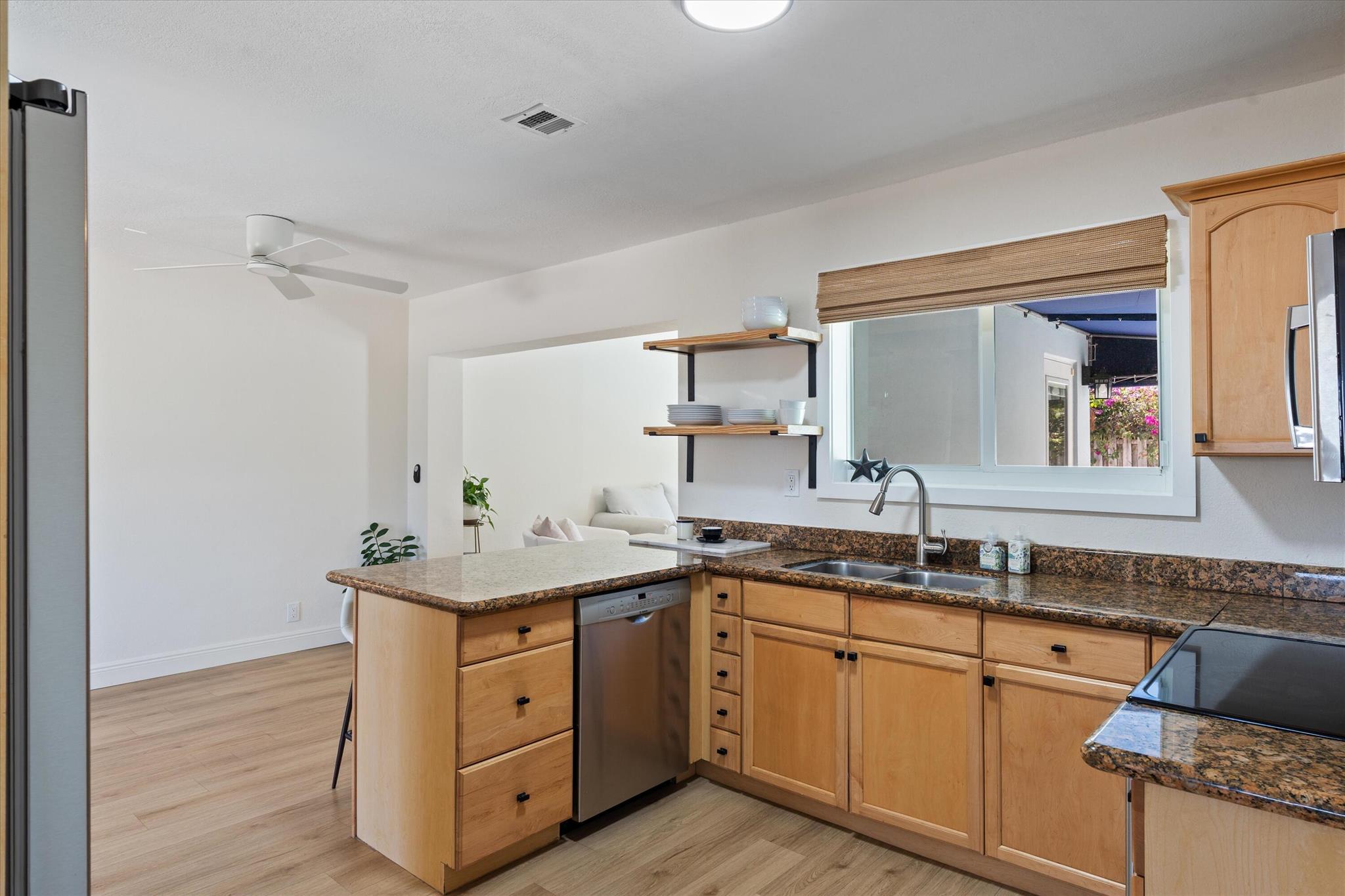 DEER-POMP ESTATES - Residential Lease