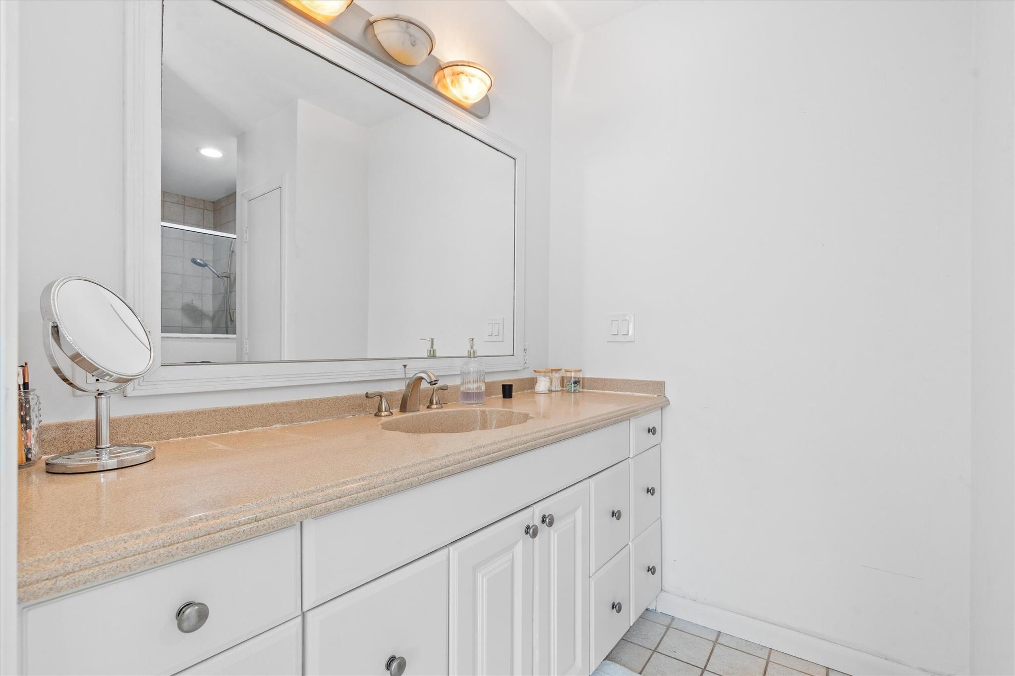 DEER-POMP ESTATES - Residential Lease