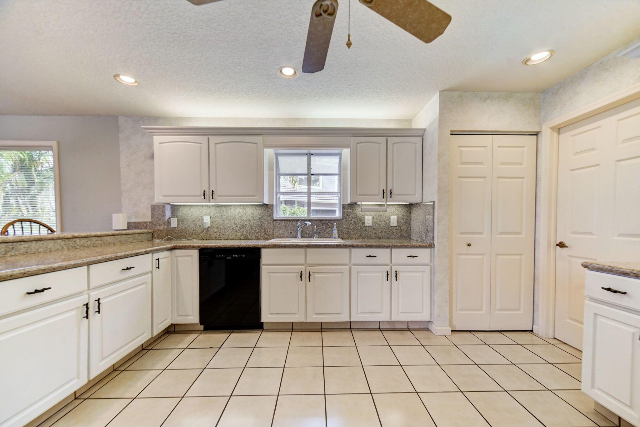 RIVER RIDGE (TEQUESTA) - Residential