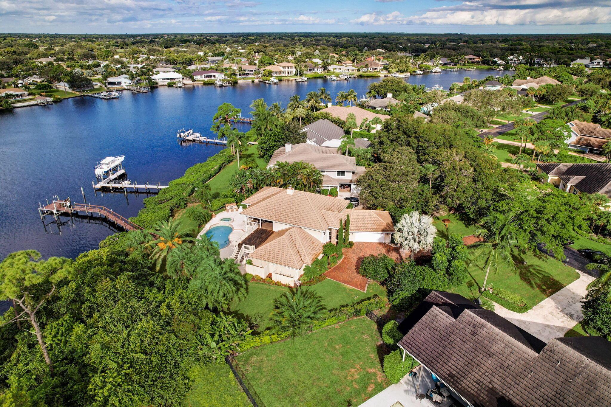 RIVER RIDGE (TEQUESTA) - Residential