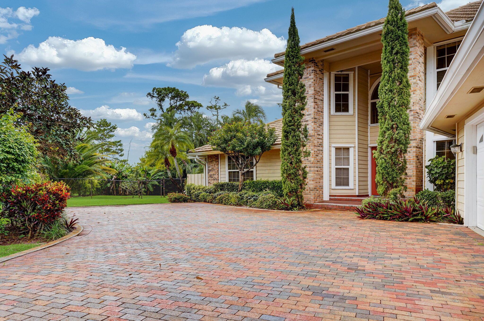 RIVER RIDGE (TEQUESTA) - Residential