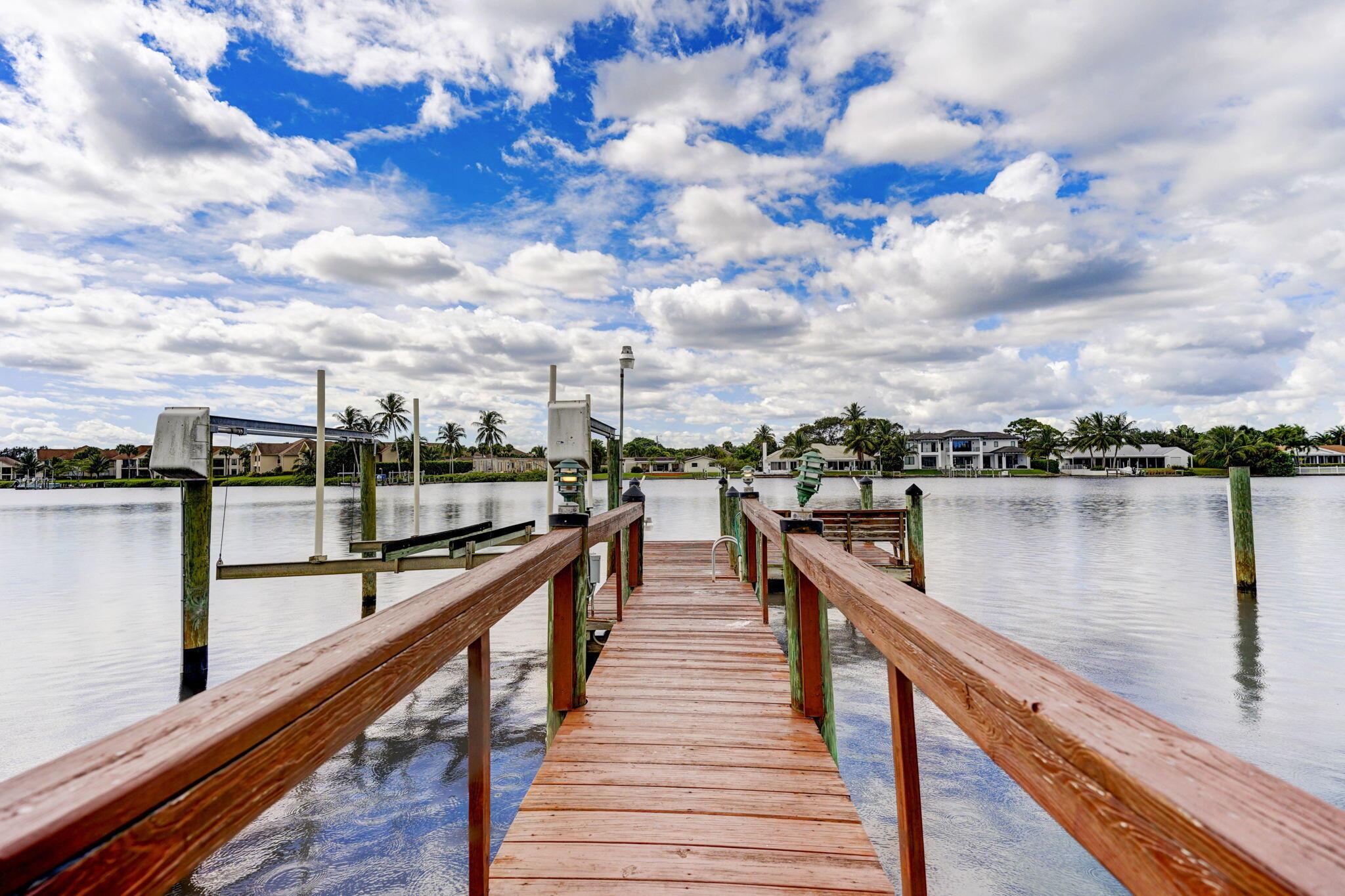 RIVER RIDGE (TEQUESTA) - Residential