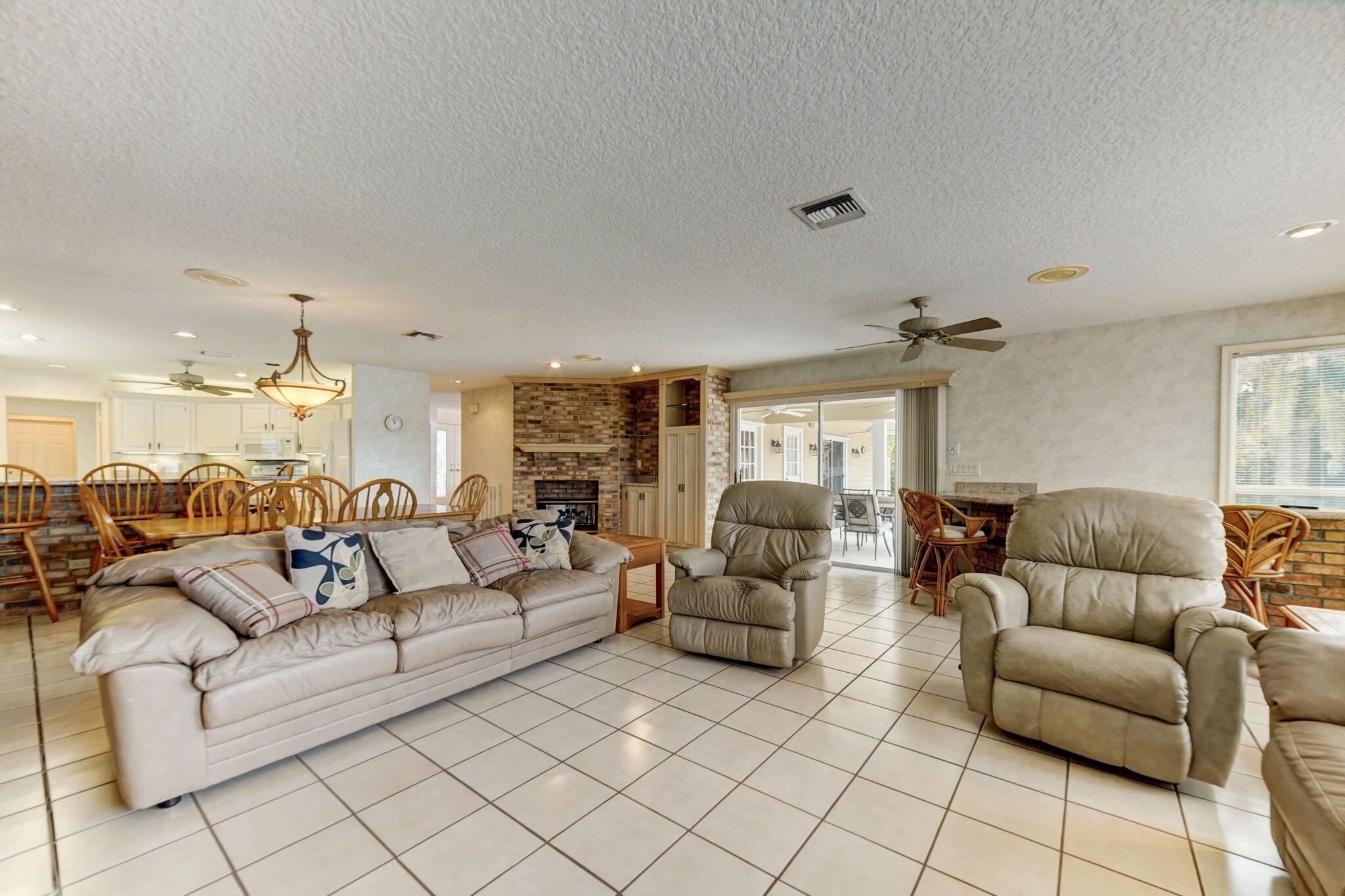 RIVER RIDGE (TEQUESTA) - Residential