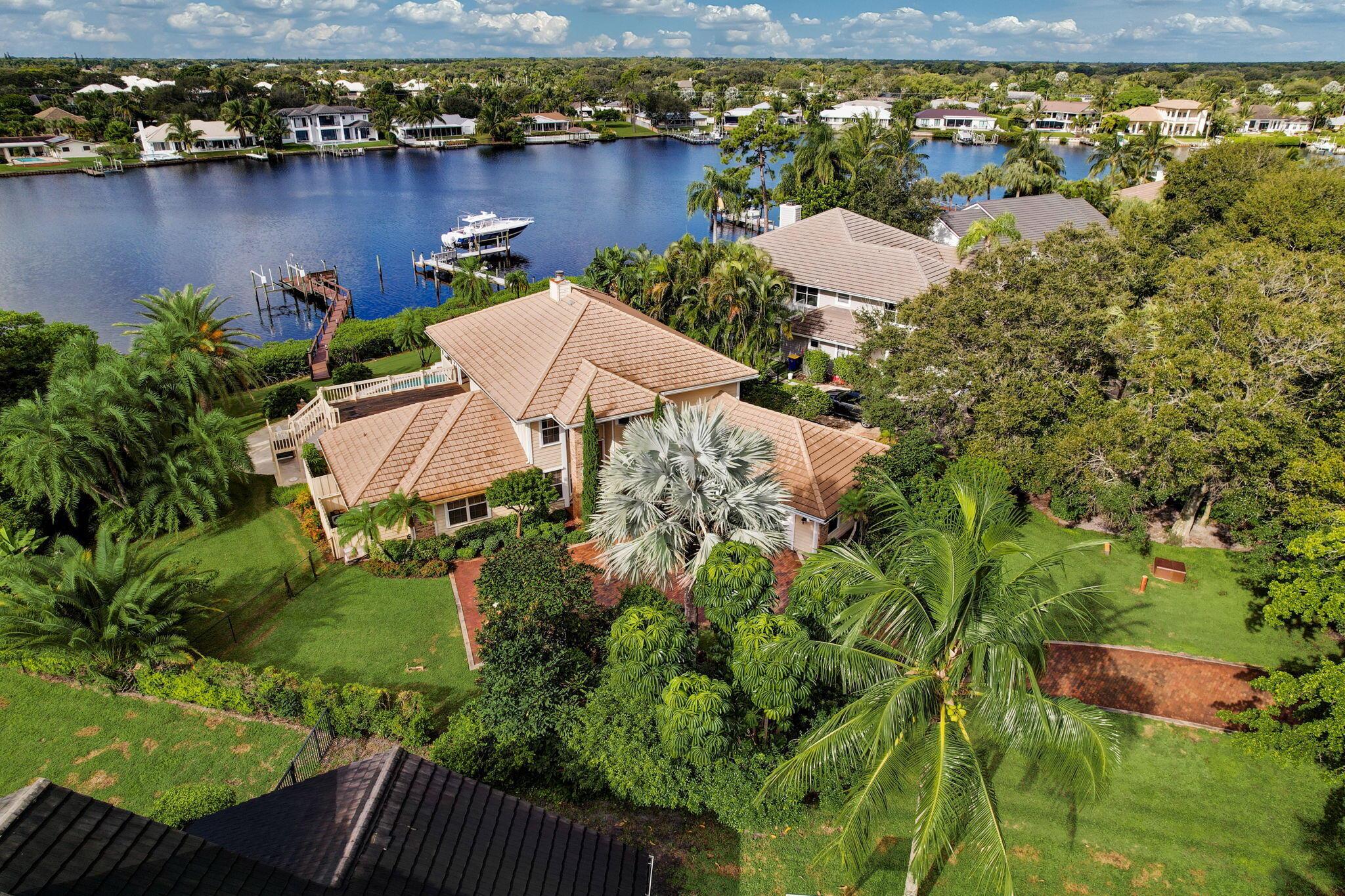 RIVER RIDGE (TEQUESTA) - Residential