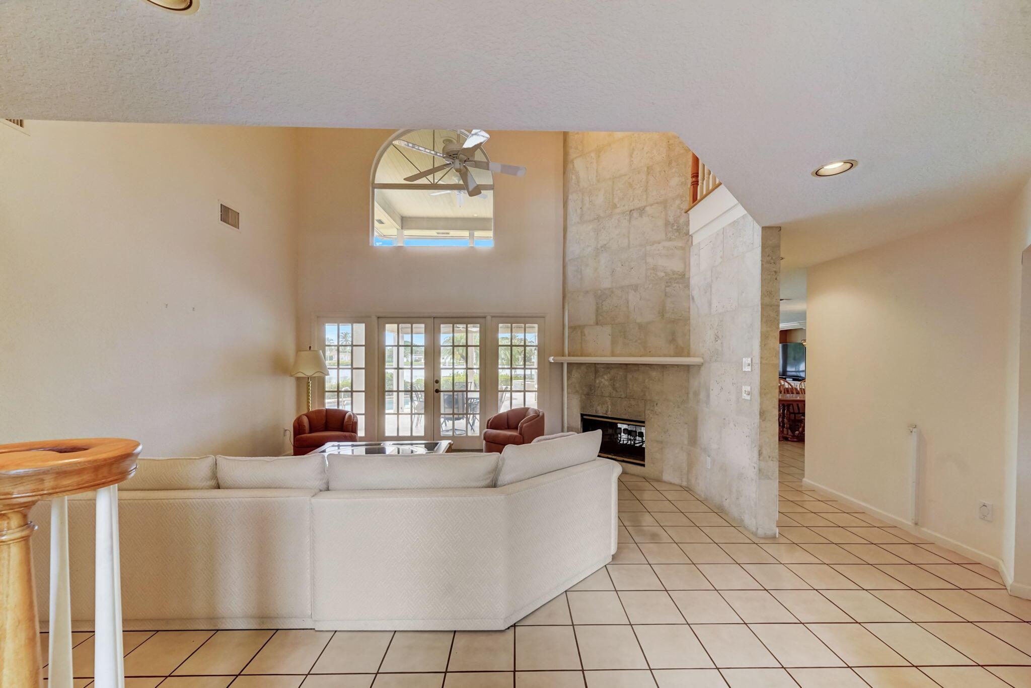 RIVER RIDGE (TEQUESTA) - Residential