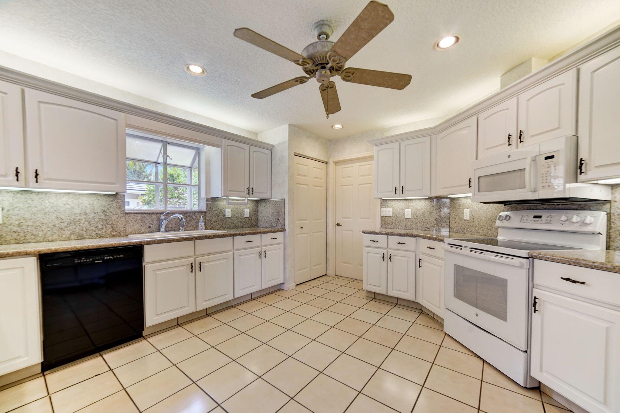 RIVER RIDGE (TEQUESTA) - Residential