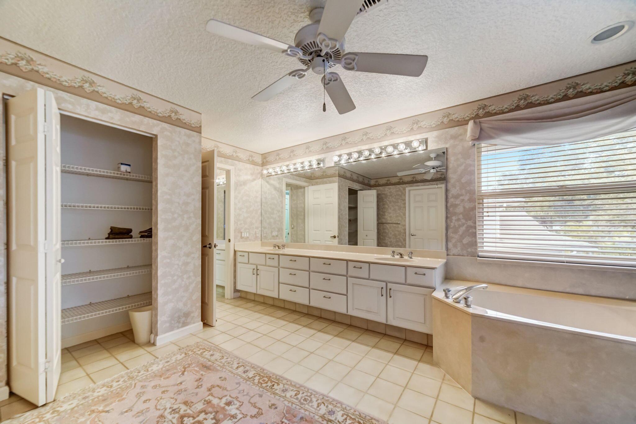 RIVER RIDGE (TEQUESTA) - Residential