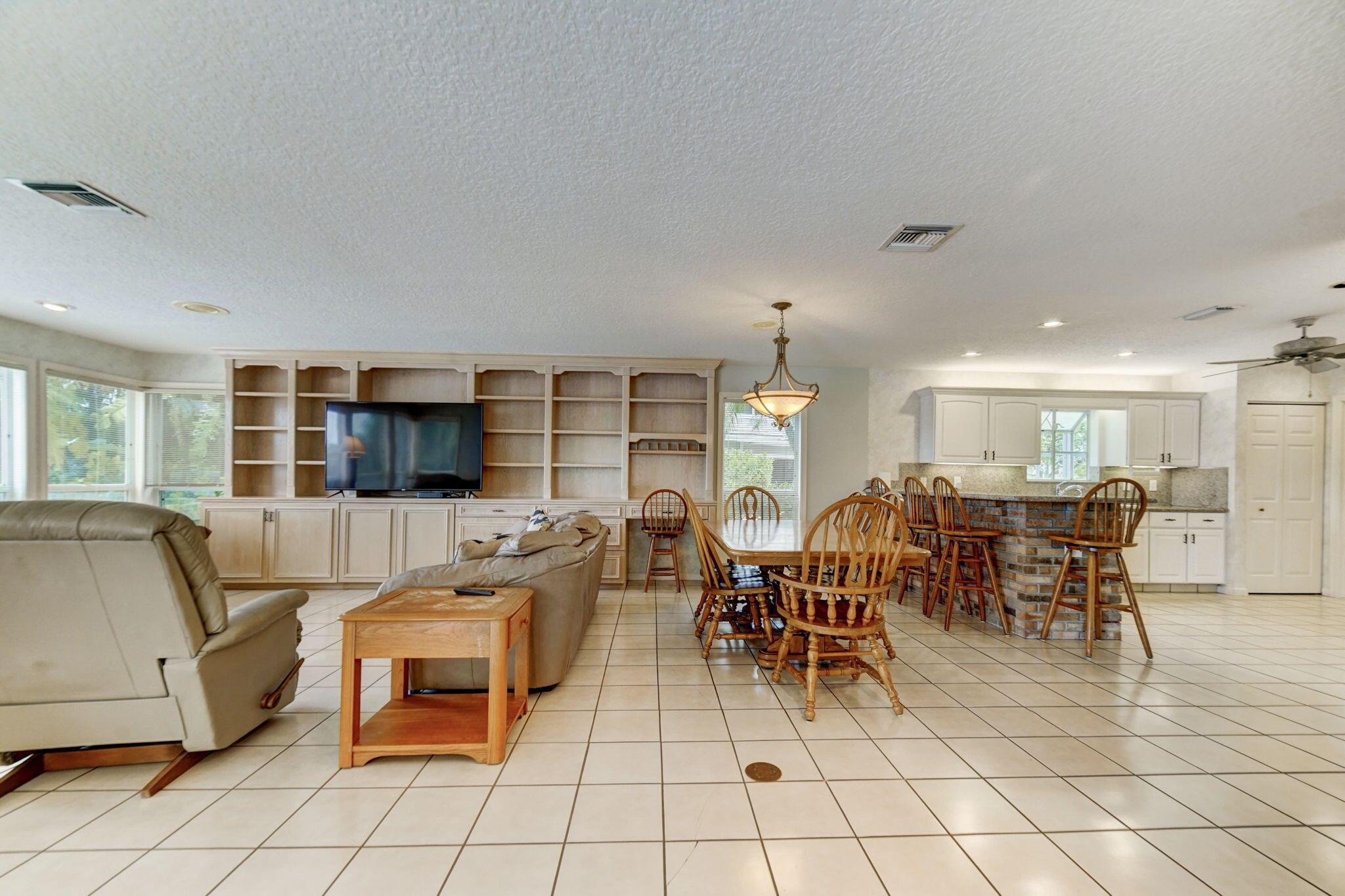 RIVER RIDGE (TEQUESTA) - Residential