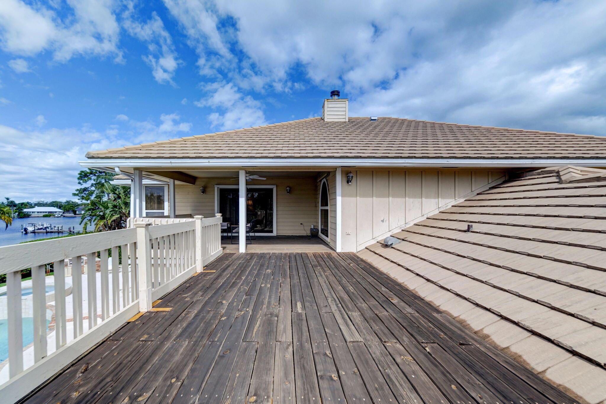 RIVER RIDGE (TEQUESTA) - Residential