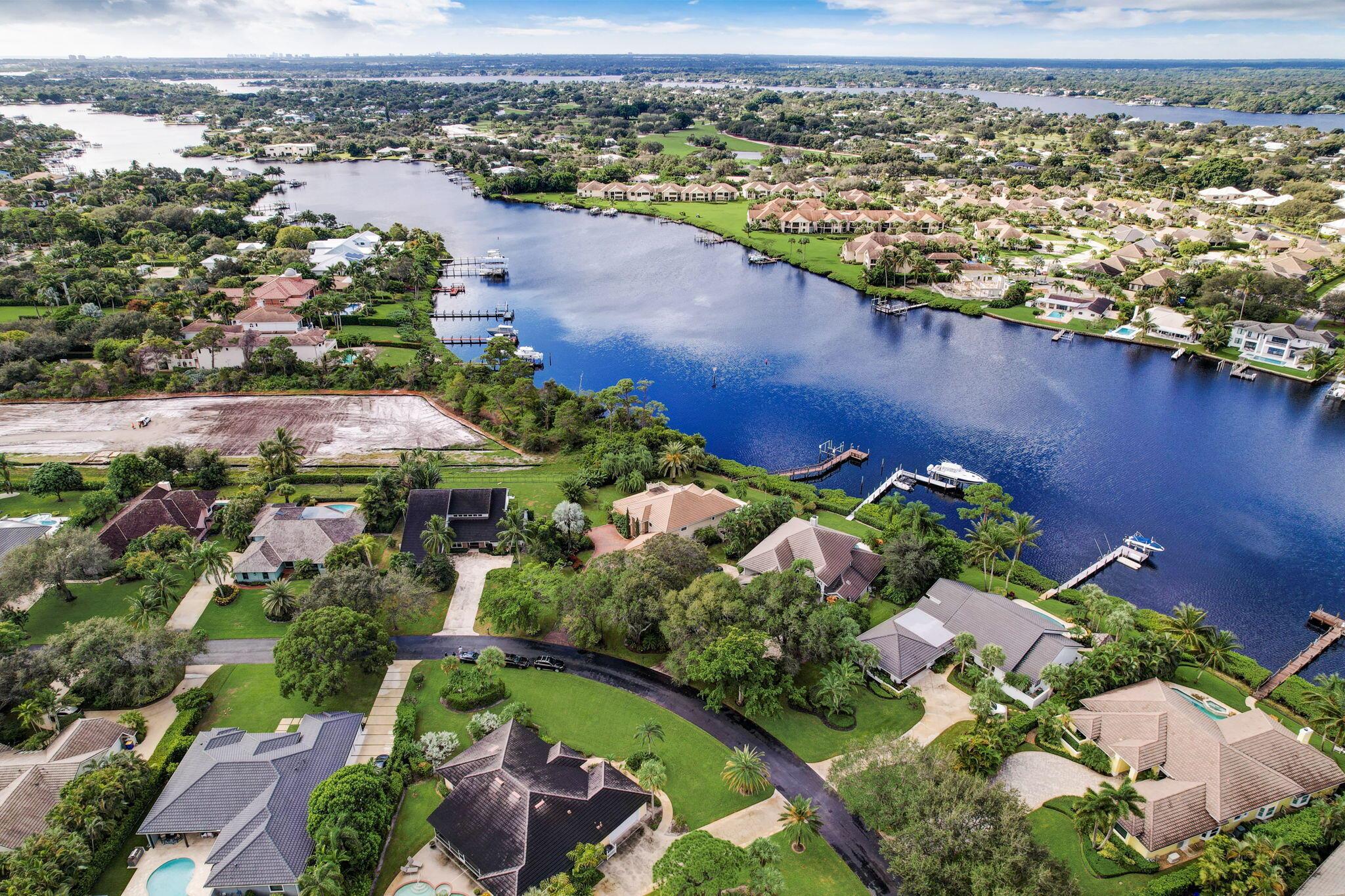 RIVER RIDGE (TEQUESTA) - Residential